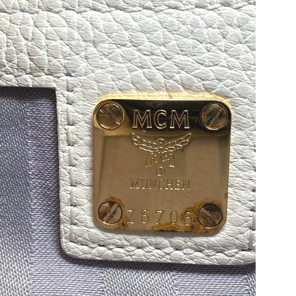 MCM White Pebbled Leather Flap Bag Gold Chain Shoulder Purse Kiss Lock - Picture 11 of 12